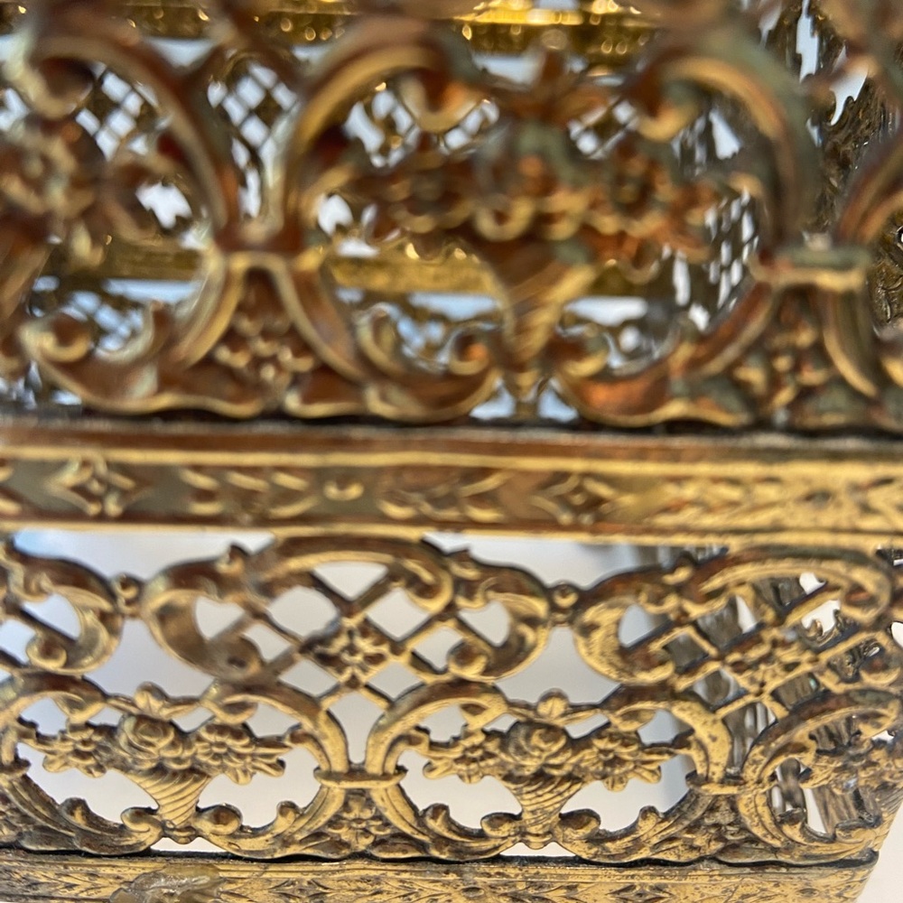 Vintage Ornate Filigree Metal Jewelry Box - Gold Tone - Picture 14 of 15